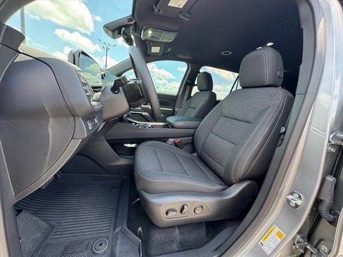 Used 2026 Chevrolet Traverse LT w/ LPO, Floor Liner Package FWD image 17