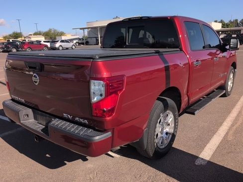 Used 2019 Nissan Titan SV w/ SV Convenience Package image 3