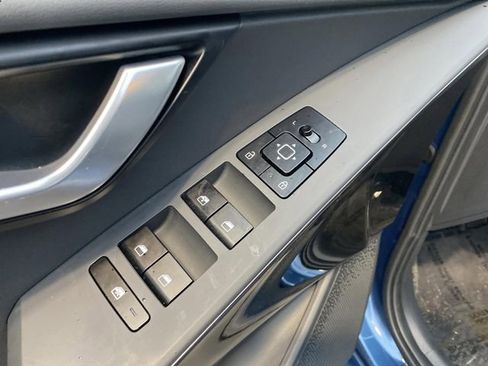 Certified 2024 Kia Niro EX image 31