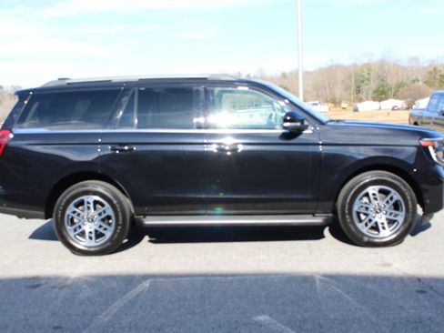 Used 2025 Ford Expedition Active image 5