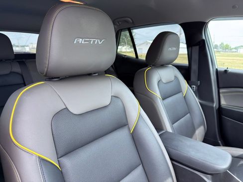 Used 2025 Chevrolet Trax ACTIV FWD image 31