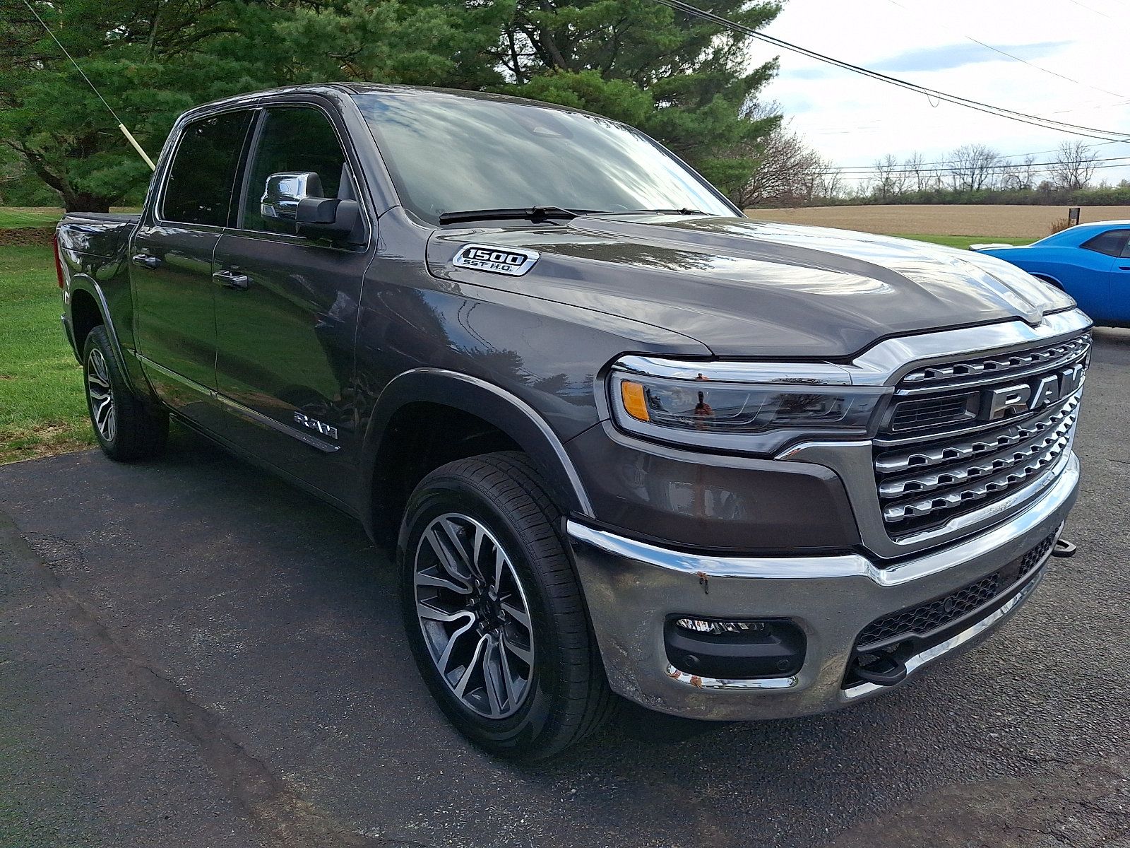 Used 2025 RAM 1500 Limited AWD/4WD image 3