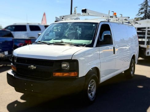 Used 2016 Chevrolet Express 2500 RWD image 2