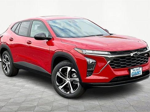 New 2026 Chevrolet Trax RS w/ Driver Confidence Package image 2