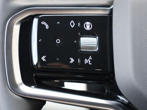 Certified 2025 Land Rover Discovery Sport Dynamic SE AWD/4WD image 16