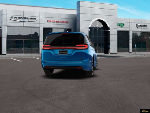 New 2026 Chrysler Pacifica Limited image 11