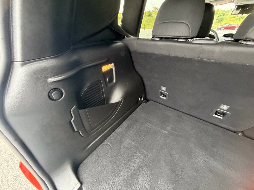 Used 2021 Jeep Renegade Latitude AWD/4WD image 49