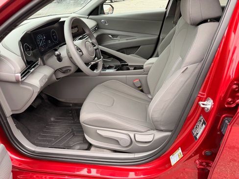 Used 2024 Hyundai Elantra Blue image 11