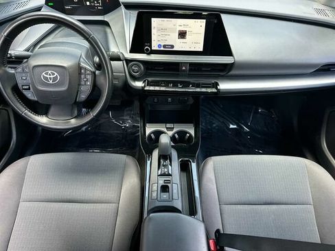 Used 2024 Toyota Prius LE FWD image 15