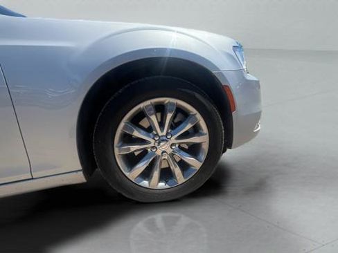Used 2021 Chrysler 300 Touring L AWD/4WD image 29