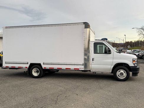 Used 2024 Ford E-350 and Econoline 350 Super Duty w/ Driver's Safety Package image 2