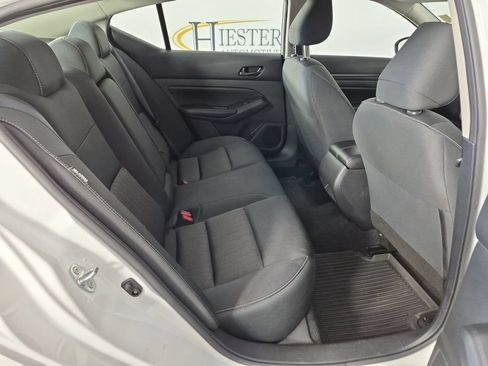 Used 2024 Nissan Altima 2.5 S FWD image 34