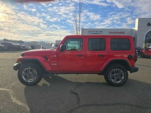 Used 2023 Jeep Wrangler Sahara image 2
