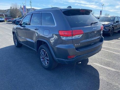 Used 2019 Jeep Grand Cherokee Laredo w/ Laredo X Package image 3