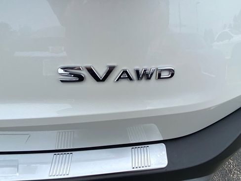 Used 2022 Nissan Rogue SV image 11