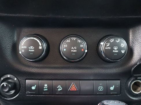 Used 2015 Jeep Wrangler Rubicon image 20