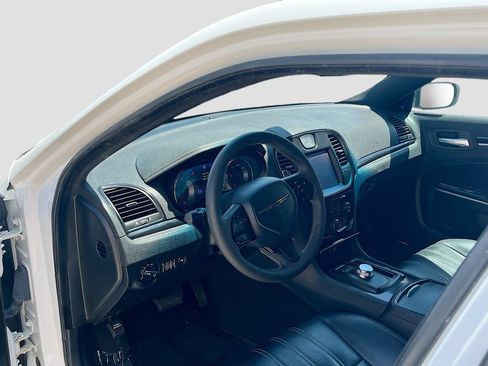 Used 2023 Chrysler 300 S RWD image 9