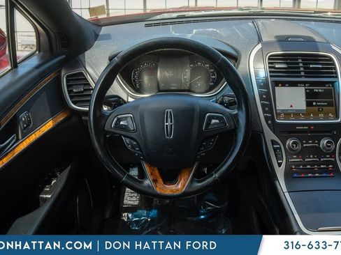 Used 2016 Lincoln MKX Reserve w/ Technology Package AWD/4WD image 5