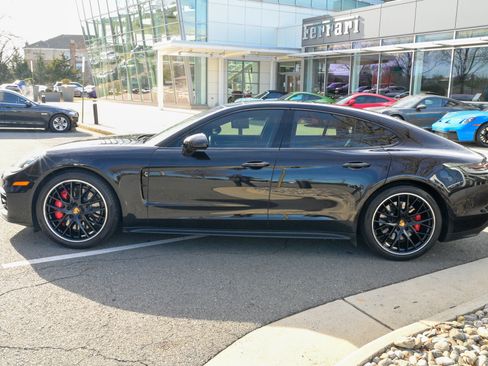 Used 2019 Porsche Panamera GTS image 8