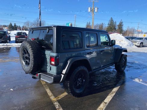 Used 2025 Jeep Wrangler Willys image 4