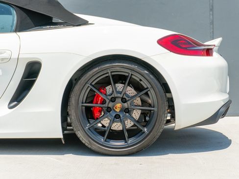 Used 2016 Porsche Boxster Spyder RWD image 23
