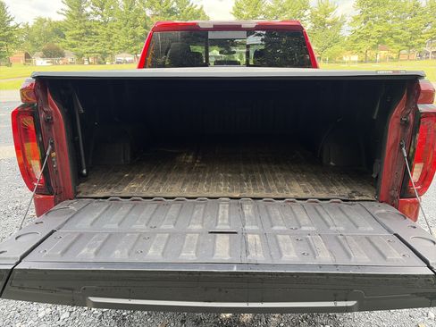 Used 2021 GMC Sierra 1500 SLT w/ SLT Premium Plus Package RWD image 25