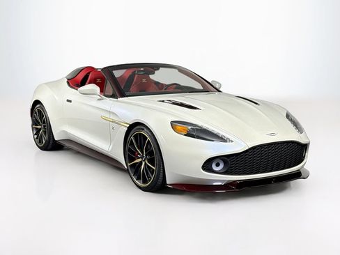 Used 2018 Aston Martin Vanquish Zagato RWD image 7