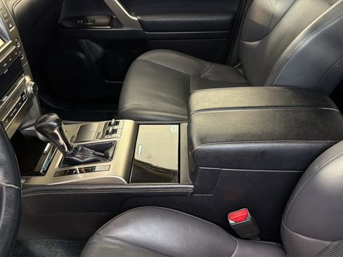Used 2017 Lexus GX 460 w/ Navigation Package AWD/4WD image 26