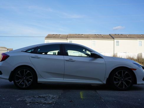 Used 2019 Honda Civic Sport image 4