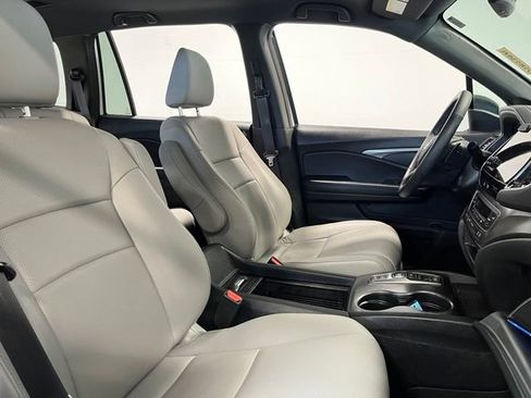 Used 2023 Honda Passport EX-L image 10