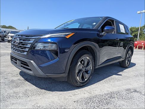 Used 2025 Nissan Rogue SV FWD image 8