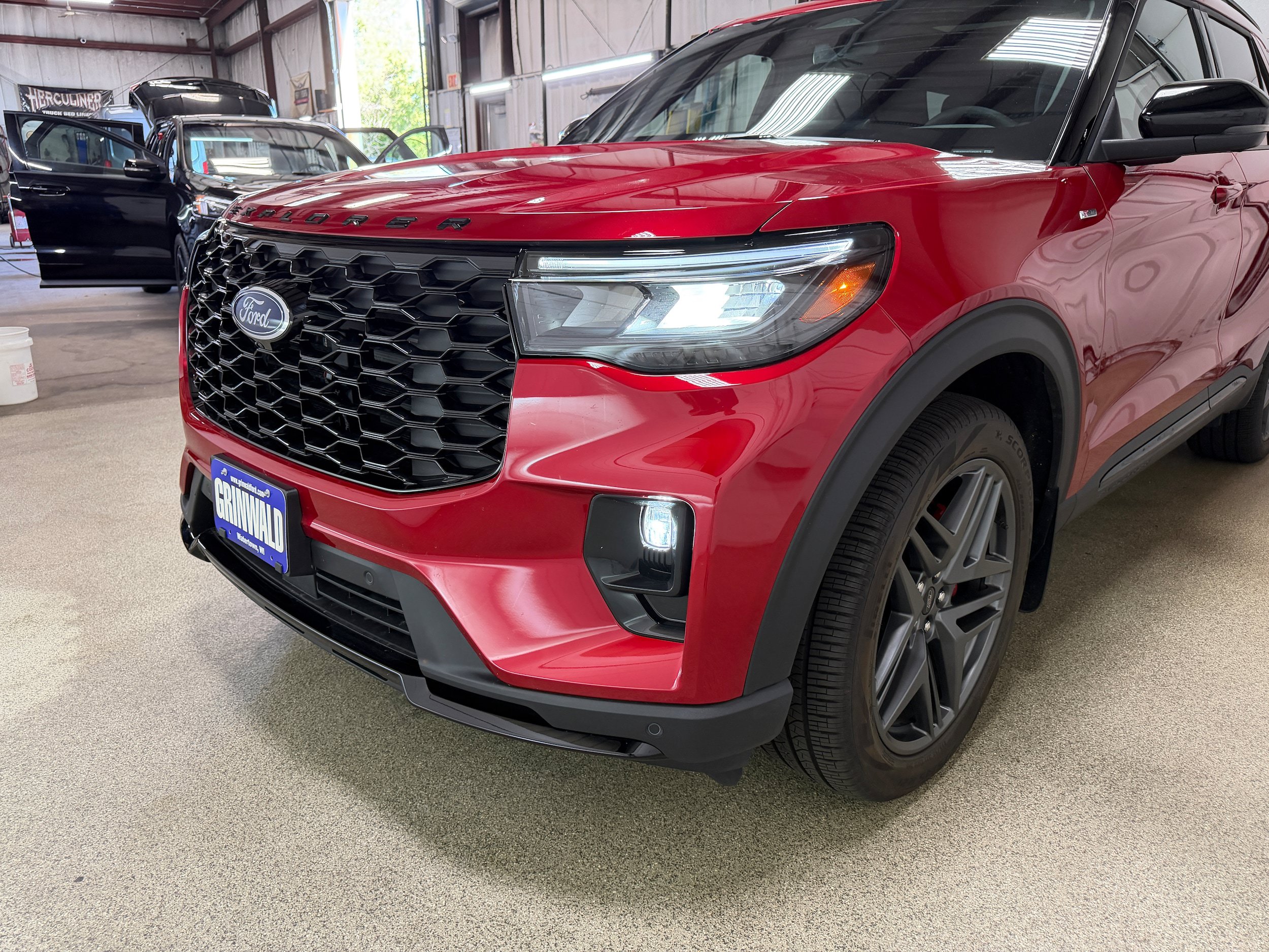 Used 2026 Ford Explorer ST-Line w/ ST-Line Street Pack AWD/4WD image 40