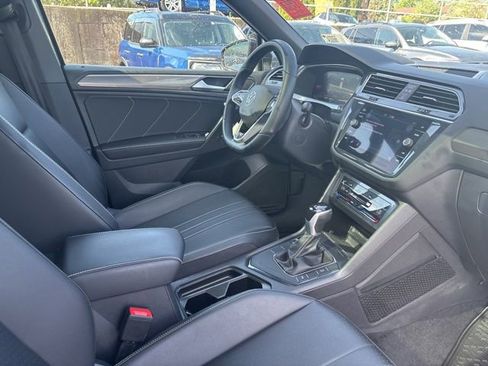 Used 2023 Volkswagen Tiguan SE R-Line image 2