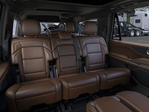 New 2026 Lincoln Navigator L Reserve image 11