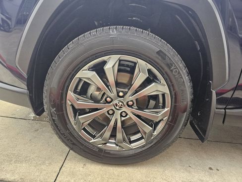 Certified 2022 Toyota RAV4 XLE Premium image 9