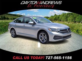 Used 2024 Volkswagen Jetta SE image 1
