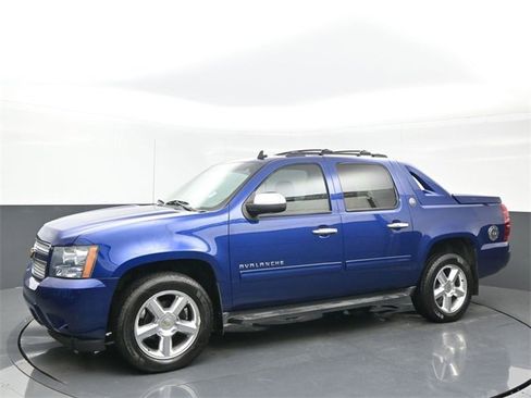 Used 2013 Chevrolet Avalanche LT w/ All-Star Edition image 2
