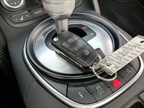 Used 2012 Audi R8 V10 image 13