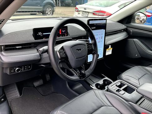 Used 2025 Ford Mustang Mach-E Premium image 17