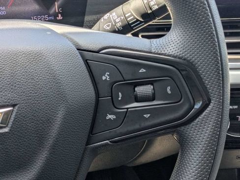 Used 2025 Chevrolet Trax LT FWD image 25