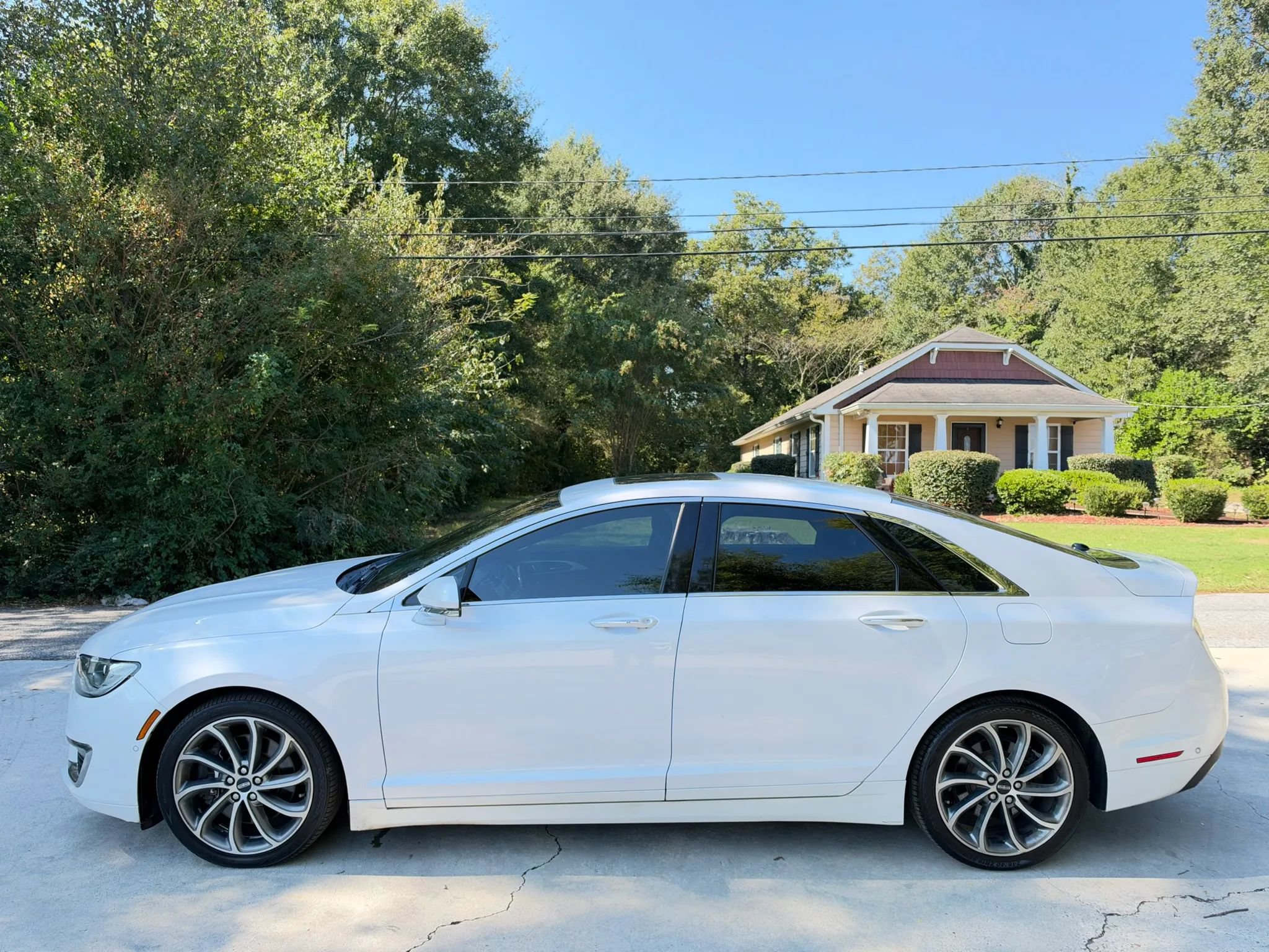 Used 2017 Lincoln MKZ Reserve w/ Luxury Package AWD/4WD image 5