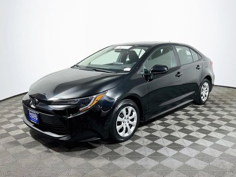 Used 2024 Toyota Corolla LE FWD image 3