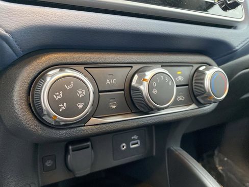 New 2025 Nissan Versa SV w/ Trunk Package image 16