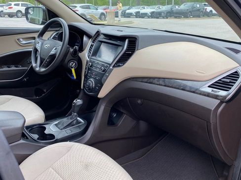 Used 2017 Hyundai Santa Fe Sport FWD image 31