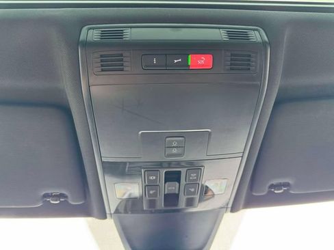 Used 2023 Volkswagen Tiguan SEL R-Line AWD/4WD image 32