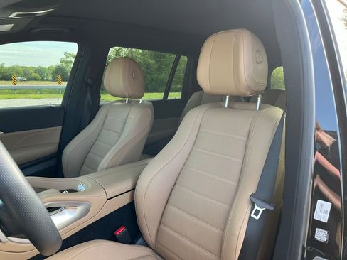 Used 2024 Mercedes-Benz GLS 450 4MATIC image 16