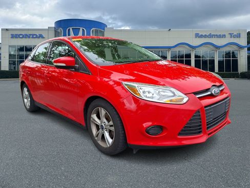 Used 2014 Ford Focus SE FWD image 1