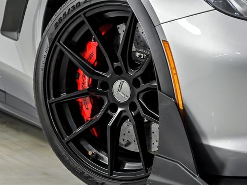 Used 2016 Chevrolet Corvette Z06 w/ 3LZ Preferred Equipment Group RWD image 4