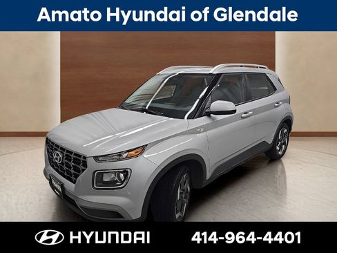 Used 2022 Hyundai Venue SEL FWD image 1