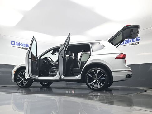 Used 2023 Volkswagen Tiguan SEL R-Line AWD/4WD image 64